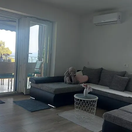 Modern And Cosy Ivana With A Beautiful Seaview Apartment