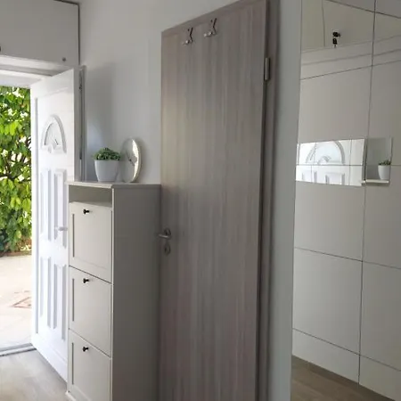 Modern And Cosy Ivana With A Beautiful Seaview Apartment *